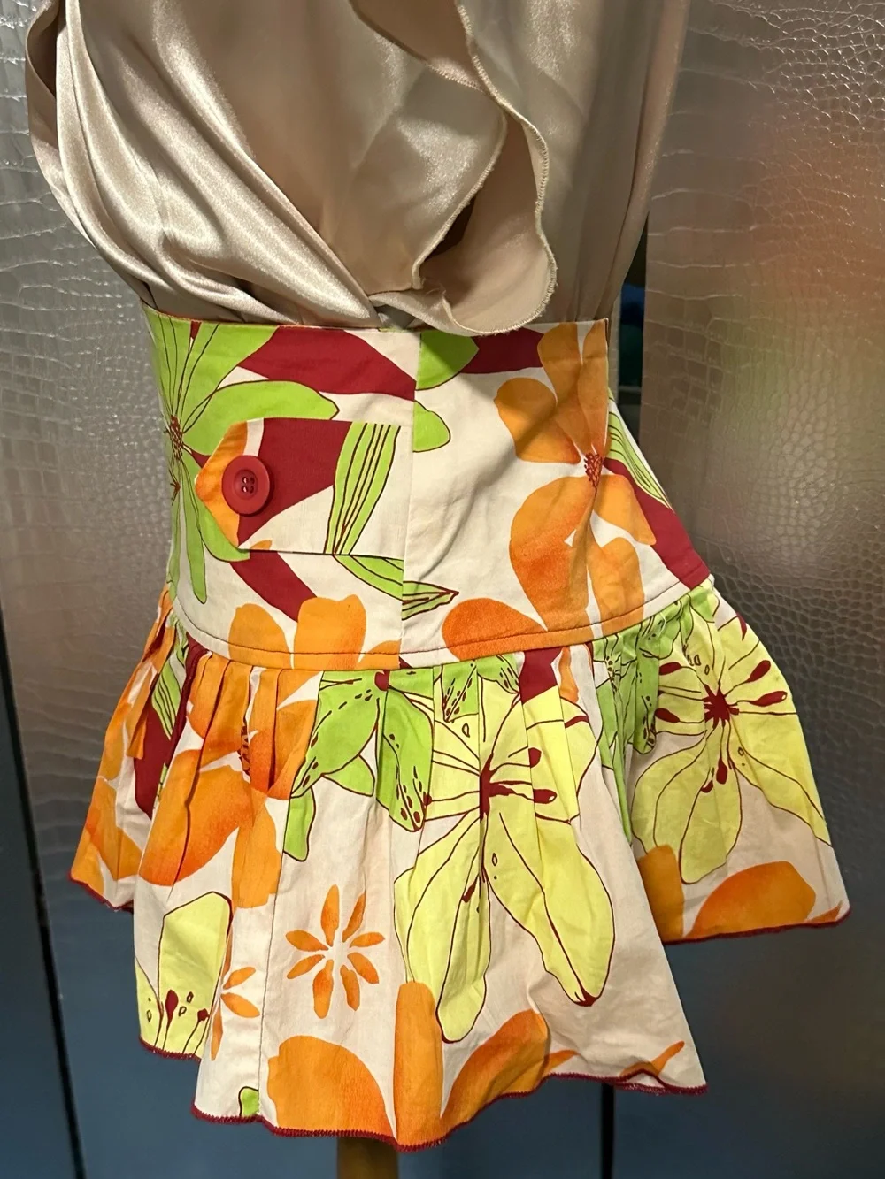 Aziz High-Waist Floral Tiered Pleated Mini Skirt in Orange, Green & Cream
